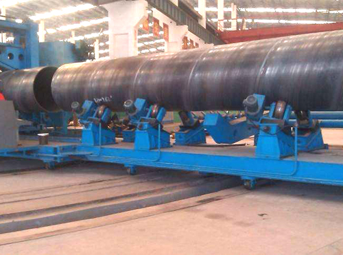 螺旋<a href=http://m.0575ad.com target=_blank class=infotextkey>焊接鋼管</a>生產(chǎn)現(xiàn)場(chǎng)